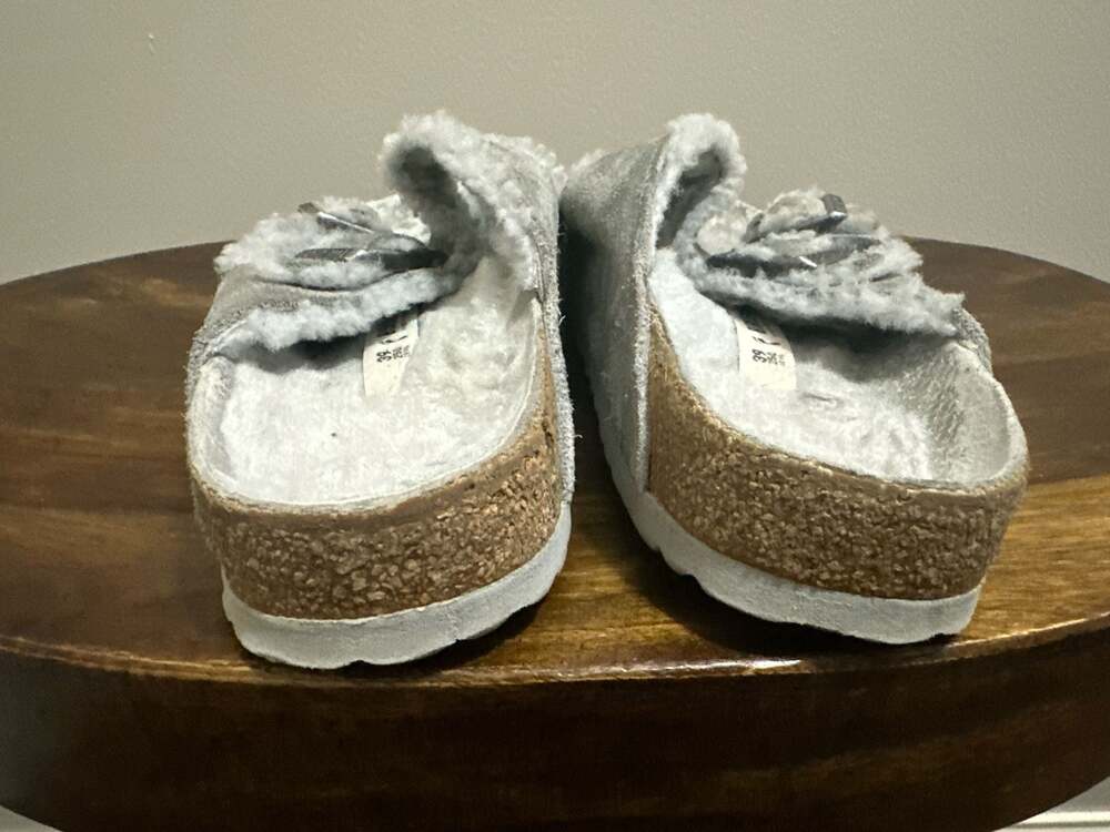 BIRKENSTOCK Arizona Women's Size 7 Shearling Taupe Grey Suede Buckle Sandal Gray - Picture 9 of 16